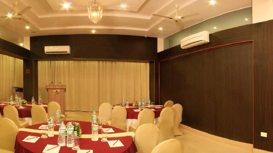 Hotel Clarion Ocean Palms Goa 4*